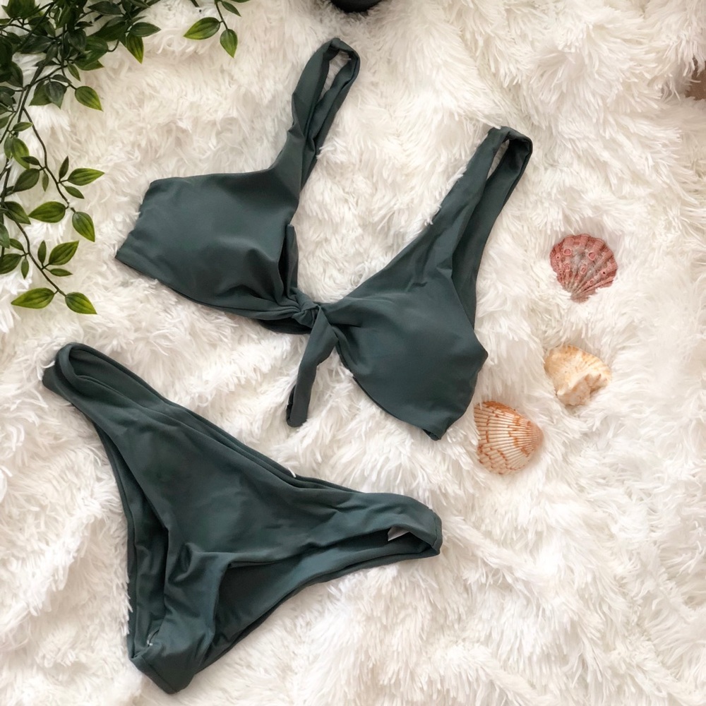 Front tie forest green bikini - Picture 5 of 8